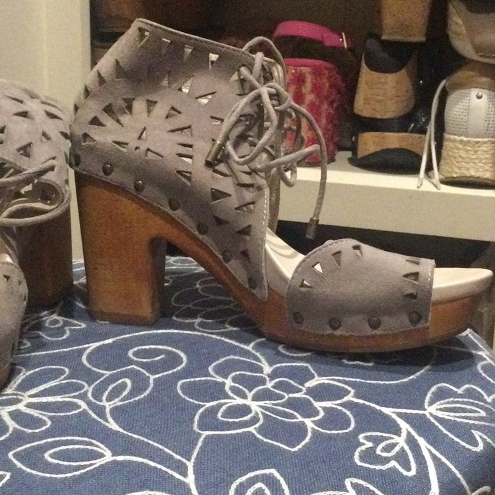 Gray Lace-Up Cutout Platform Sandal - Women